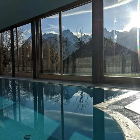 Elegant With Pool And Access