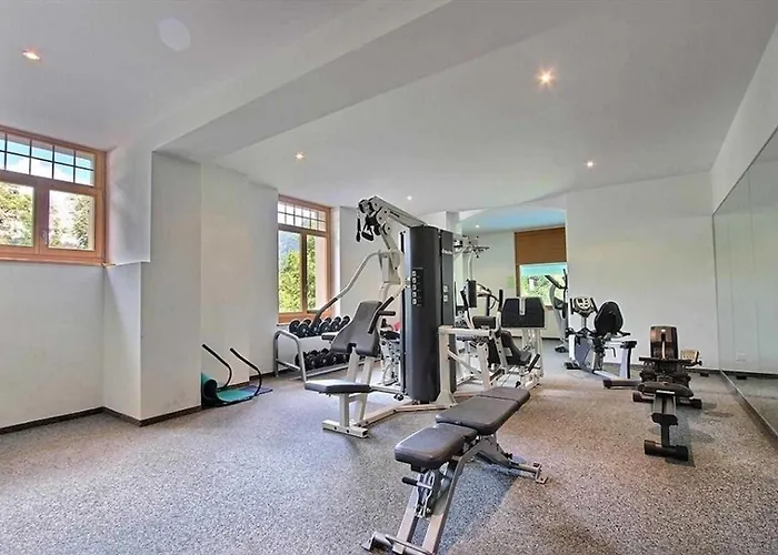 Elegant With Pool And Access * Chateau-d'Oex