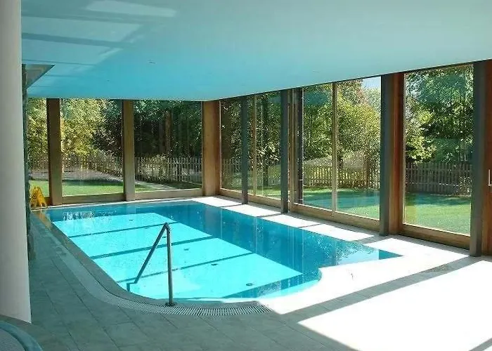 Elegant With Pool And Access *